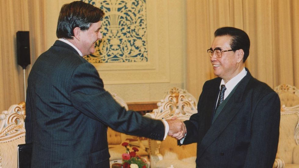 Australian Ambassador David Irvine with Chinese premier Li Peng in 2002.