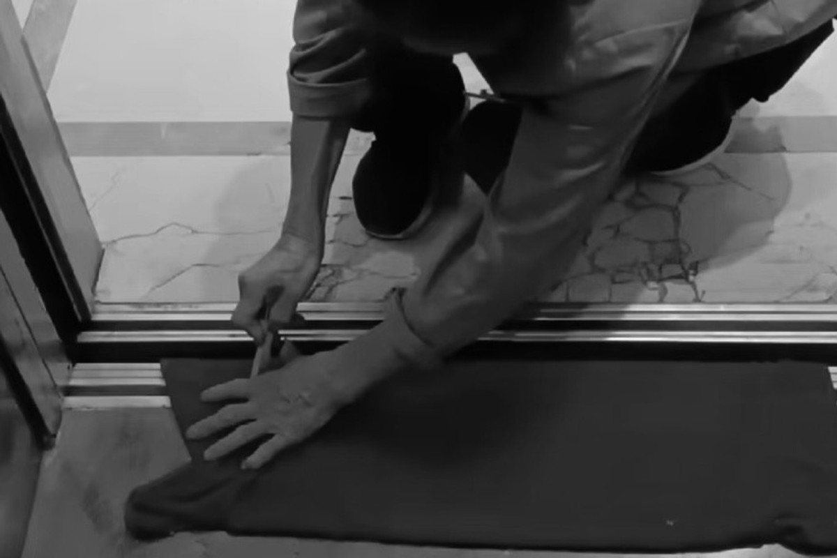 无处可坐:办公室清洁工的隐秘世界