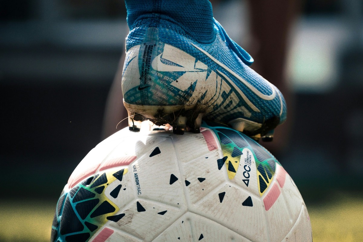 Iranian footballers, crocs in the floodwaters and Lululemon fined